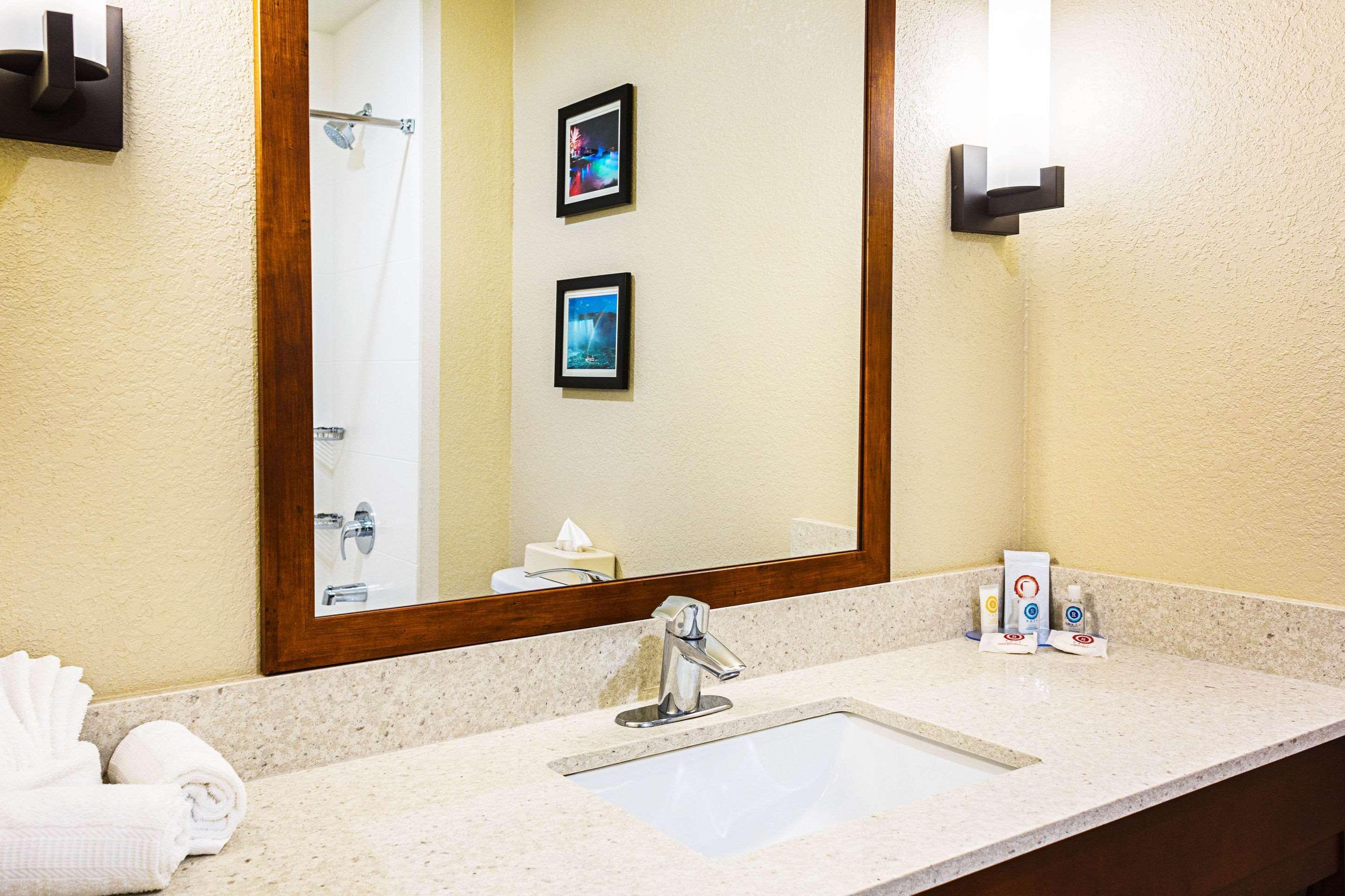 Comfort Inn & Suites Niagara Falls Blvd Usa Exterior foto